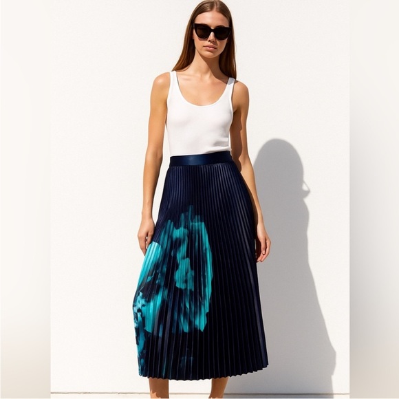 Ted Baker Dresses & Skirts - Ted Baker Blue Izmir Pleated Midi Skirt Floral $295 Size 0 XS Satin